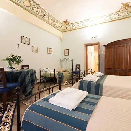 Locami Holiday&rooms Piazzetta Messinese Bed & Breakfast *